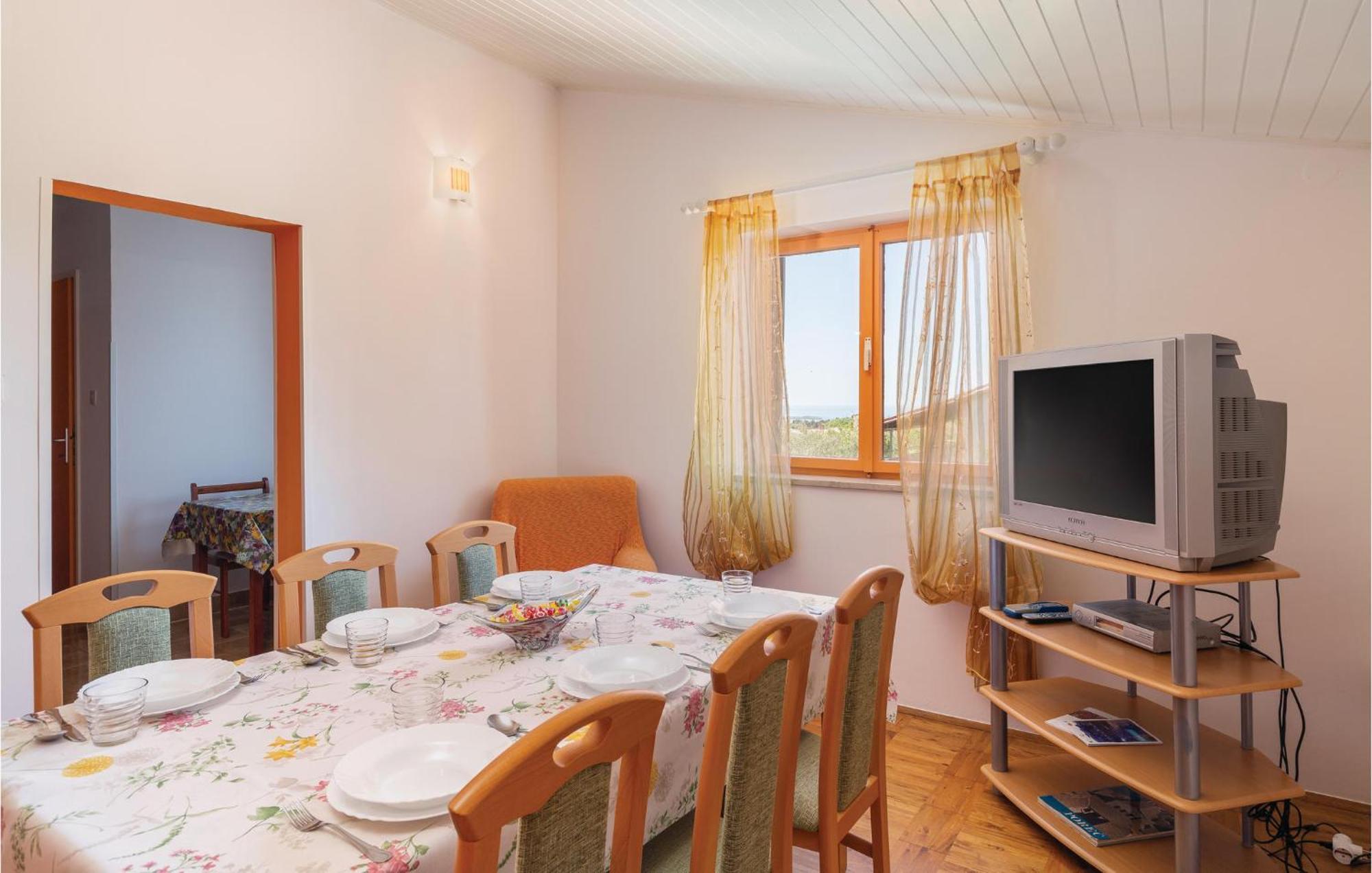 Cozy Apartment In Tar With House Sea View Tar-Vabriga Exterior foto